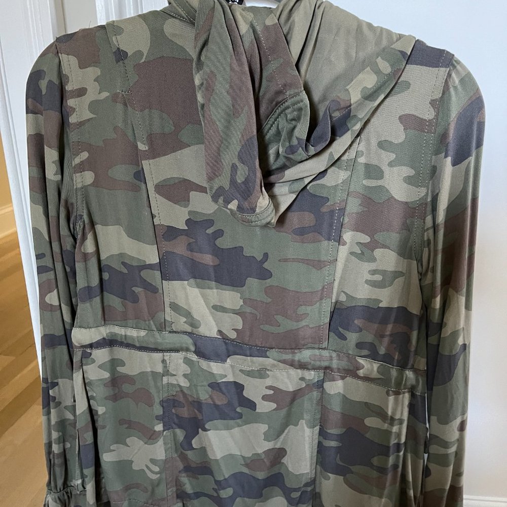 Design Lab Camouflage Jacket - Picture 3 of 3